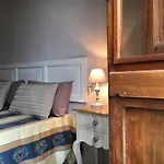 La Casa Di Chicca & Paolo Nyaraló *